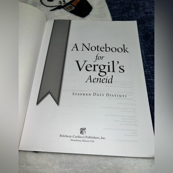 A Notebook for Vergil’s Aeneid Paperback Textbook. 2015 ISBN 978-0-86516-827-5 - Picture 4 of 5